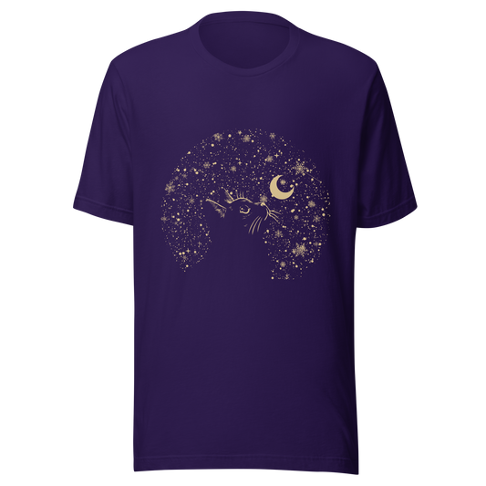 A minimalist artwork featuring a kitten in profile, gazing at the crescent moon on a quiet, moonlit night. A poetic piece, perfect for those who love cats and a slightly melancholic winter atmosphere.