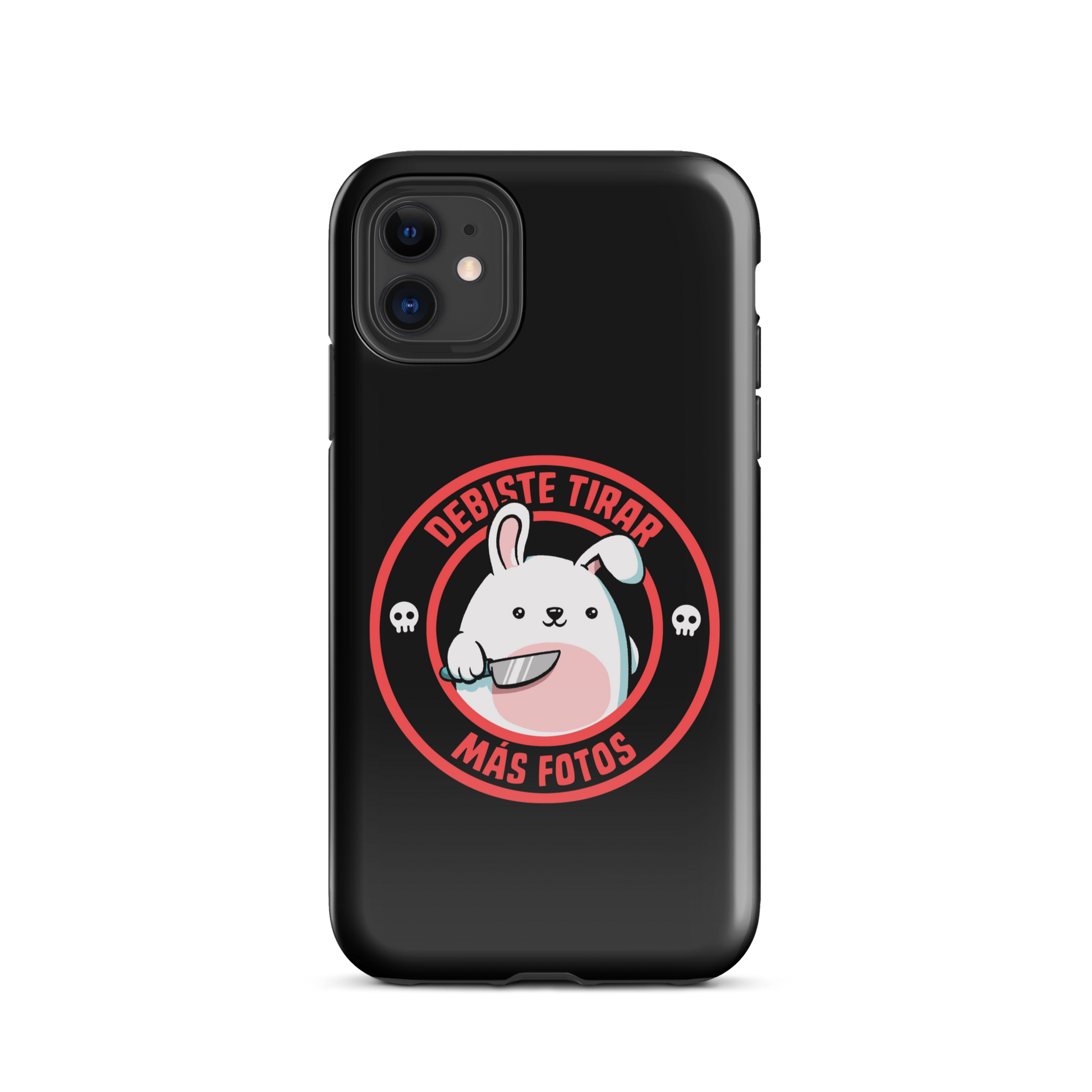 A cute white cartoon bunny with a pink belly stands holding a large kitchen knife in one paw. Surrounding the bunny is a red circular border with the words 'DEBISTE TIRAR MÁS FOTOS'. Small skull icons are on either side of the circle. The overall tone is a mix of adorable and ironic humor.