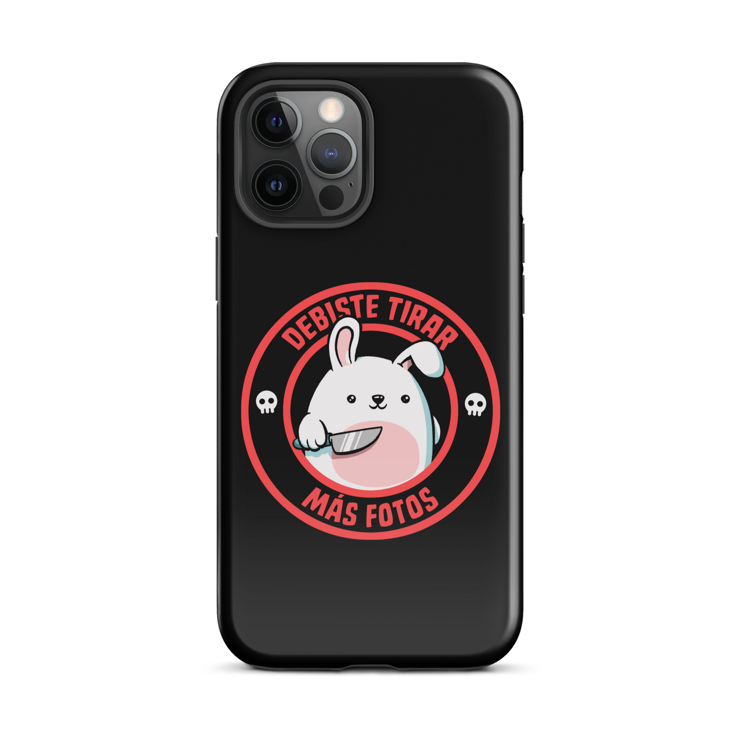 A cute white cartoon bunny with a pink belly stands holding a large kitchen knife in one paw. Surrounding the bunny is a red circular border with the words 'DEBISTE TIRAR MÁS FOTOS'. Small skull icons are on either side of the circle. The overall tone is a mix of adorable and ironic humor.
