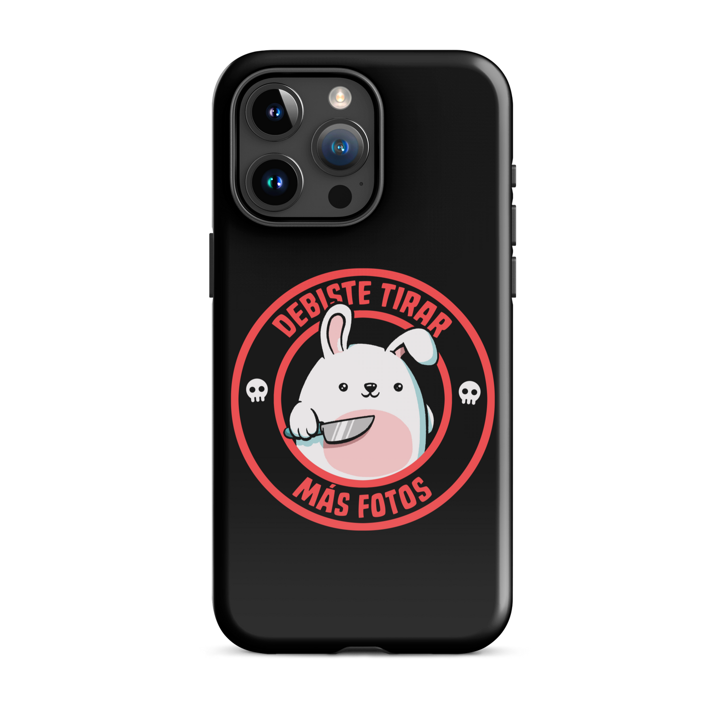 A cute white cartoon bunny with a pink belly stands holding a large kitchen knife in one paw. Surrounding the bunny is a red circular border with the words 'DEBISTE TIRAR MÁS FOTOS'. Small skull icons are on either side of the circle. The overall tone is a mix of adorable and ironic humor.