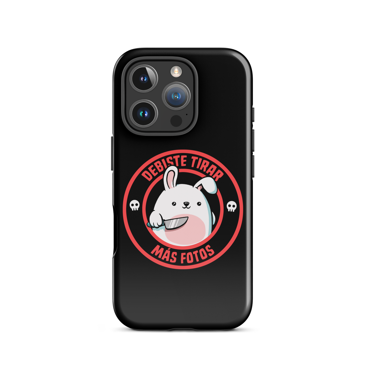 A cute white cartoon bunny with a pink belly stands holding a large kitchen knife in one paw. Surrounding the bunny is a red circular border with the words 'DEBISTE TIRAR MÁS FOTOS'. Small skull icons are on either side of the circle. The overall tone is a mix of adorable and ironic humor.