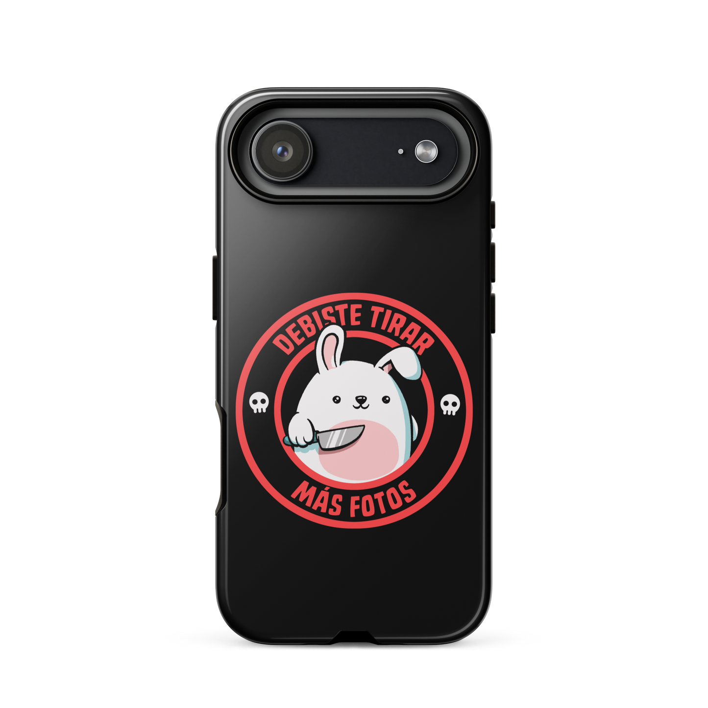 A cute white cartoon bunny with a pink belly stands holding a large kitchen knife in one paw. Surrounding the bunny is a red circular border with the words 'DEBISTE TIRAR MÁS FOTOS'. Small skull icons are on either side of the circle. The overall tone is a mix of adorable and ironic humor.