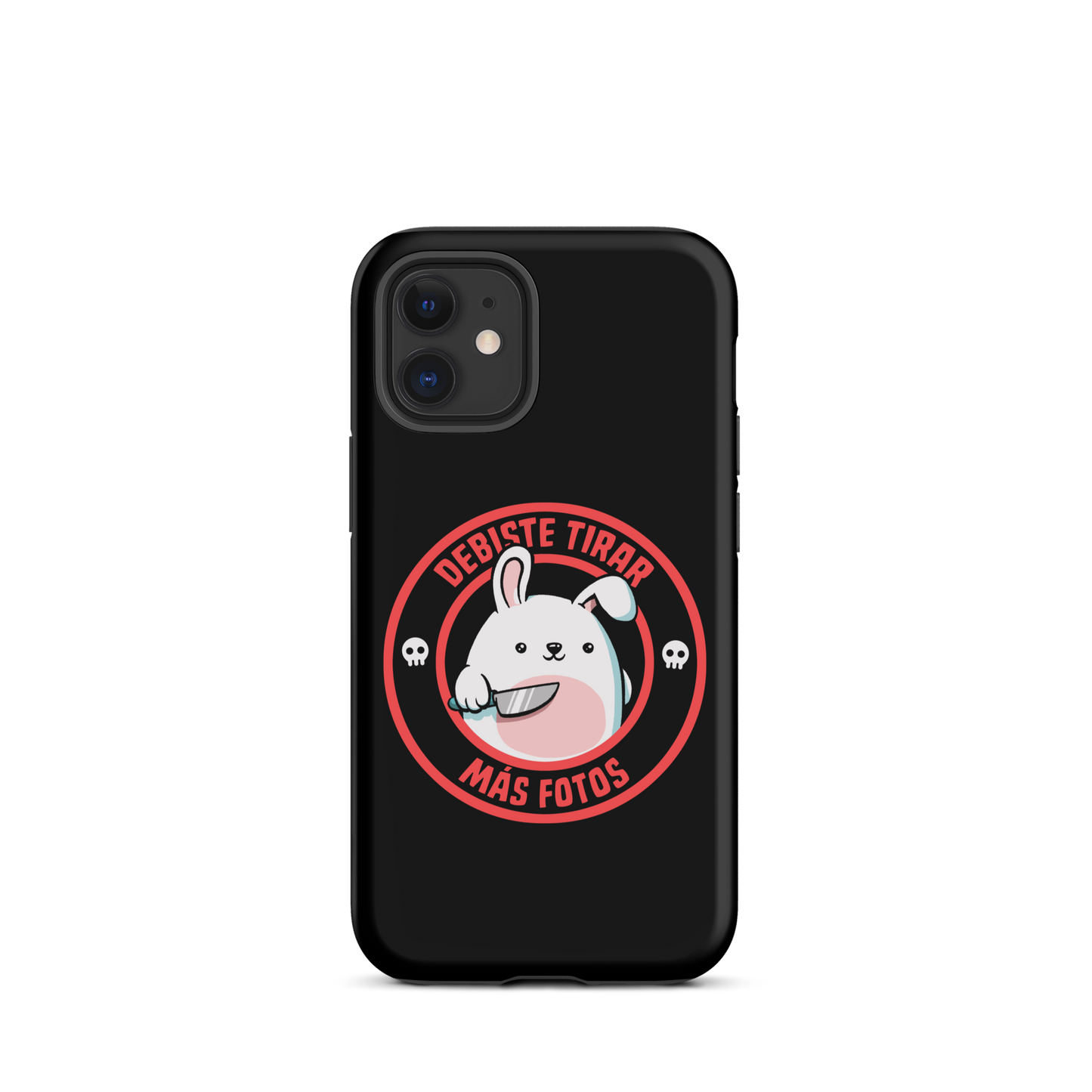 A cute white cartoon bunny with a pink belly stands holding a large kitchen knife in one paw. Surrounding the bunny is a red circular border with the words 'DEBISTE TIRAR MÁS FOTOS'. Small skull icons are on either side of the circle. The overall tone is a mix of adorable and ironic humor.