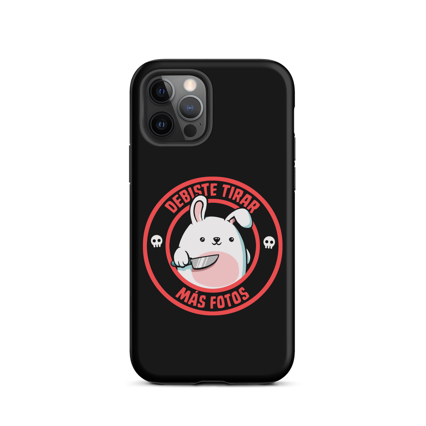 A cute white cartoon bunny with a pink belly stands holding a large kitchen knife in one paw. Surrounding the bunny is a red circular border with the words 'DEBISTE TIRAR MÁS FOTOS'. Small skull icons are on either side of the circle. The overall tone is a mix of adorable and ironic humor.