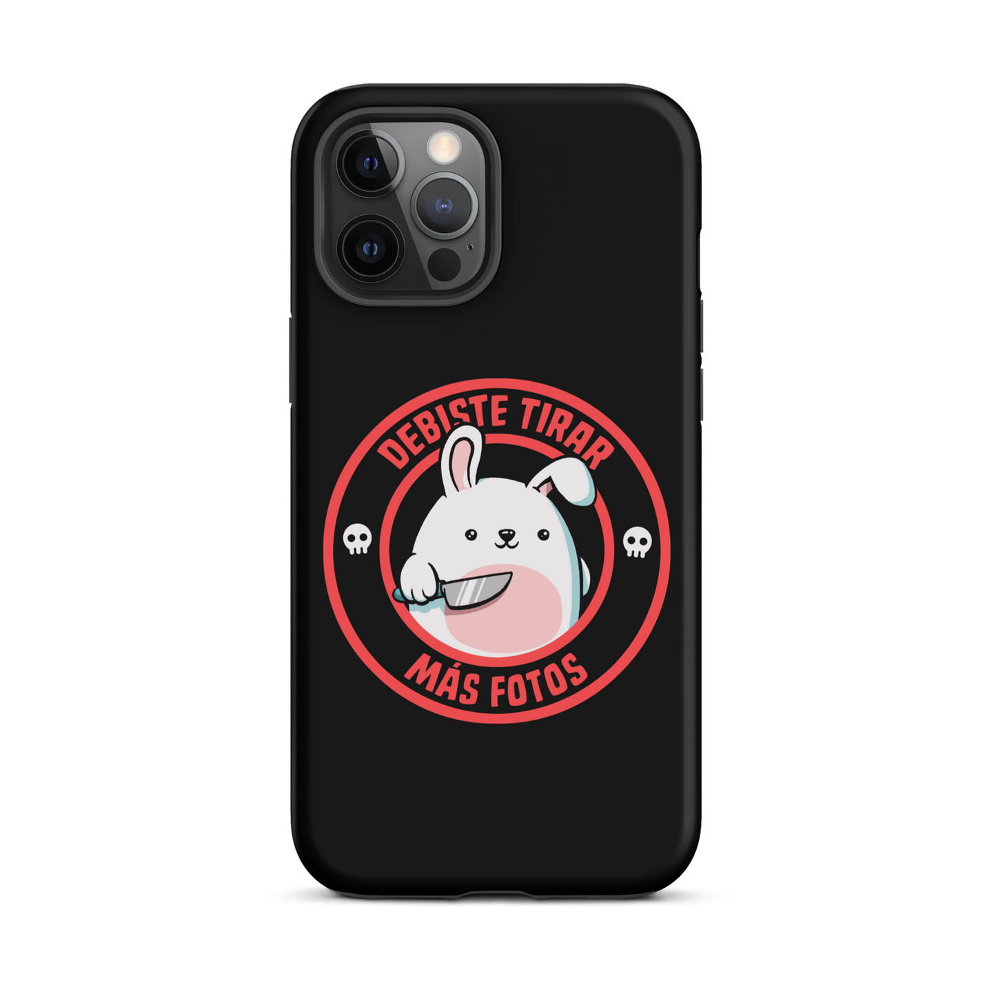 A cute white cartoon bunny with a pink belly stands holding a large kitchen knife in one paw. Surrounding the bunny is a red circular border with the words 'DEBISTE TIRAR MÁS FOTOS'. Small skull icons are on either side of the circle. The overall tone is a mix of adorable and ironic humor.