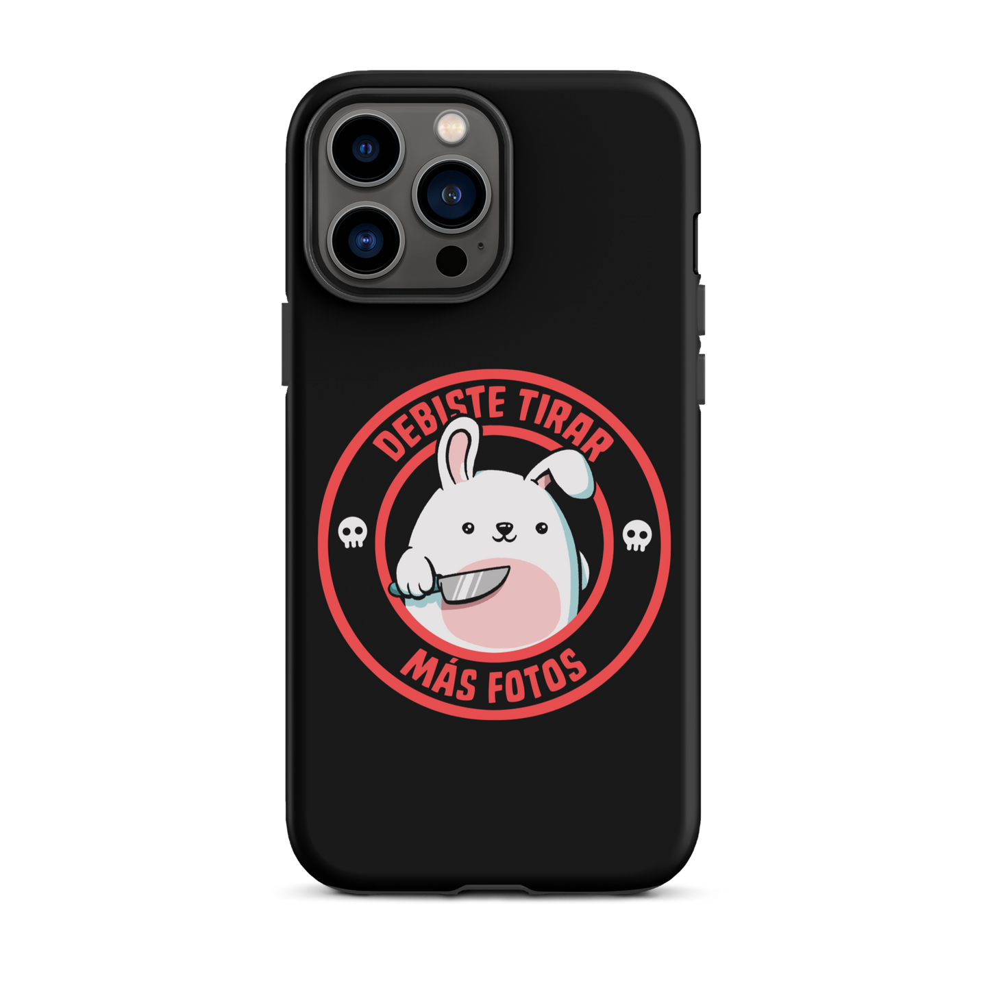 A cute white cartoon bunny with a pink belly stands holding a large kitchen knife in one paw. Surrounding the bunny is a red circular border with the words 'DEBISTE TIRAR MÁS FOTOS'. Small skull icons are on either side of the circle. The overall tone is a mix of adorable and ironic humor.