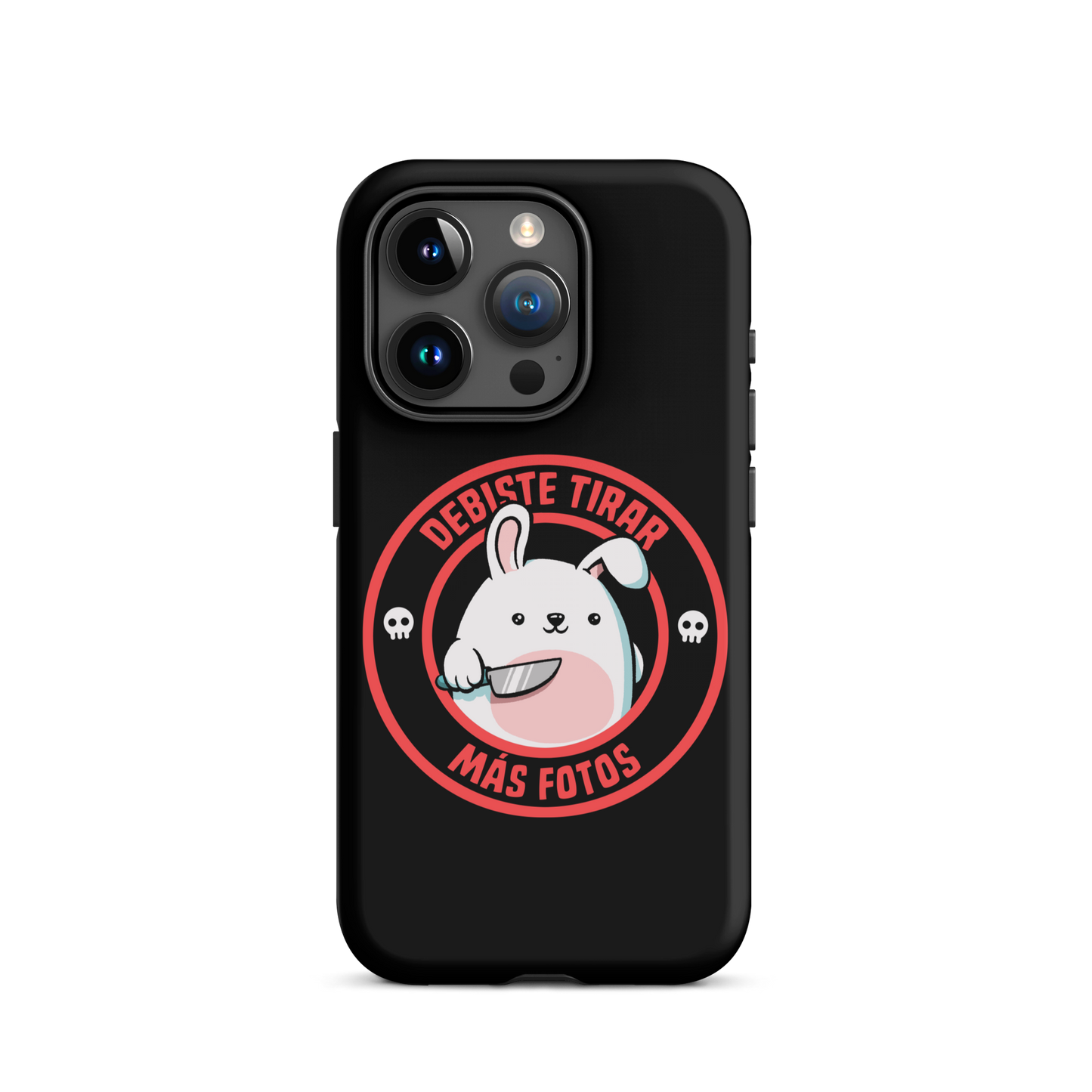A cute white cartoon bunny with a pink belly stands holding a large kitchen knife in one paw. Surrounding the bunny is a red circular border with the words 'DEBISTE TIRAR MÁS FOTOS'. Small skull icons are on either side of the circle. The overall tone is a mix of adorable and ironic humor.