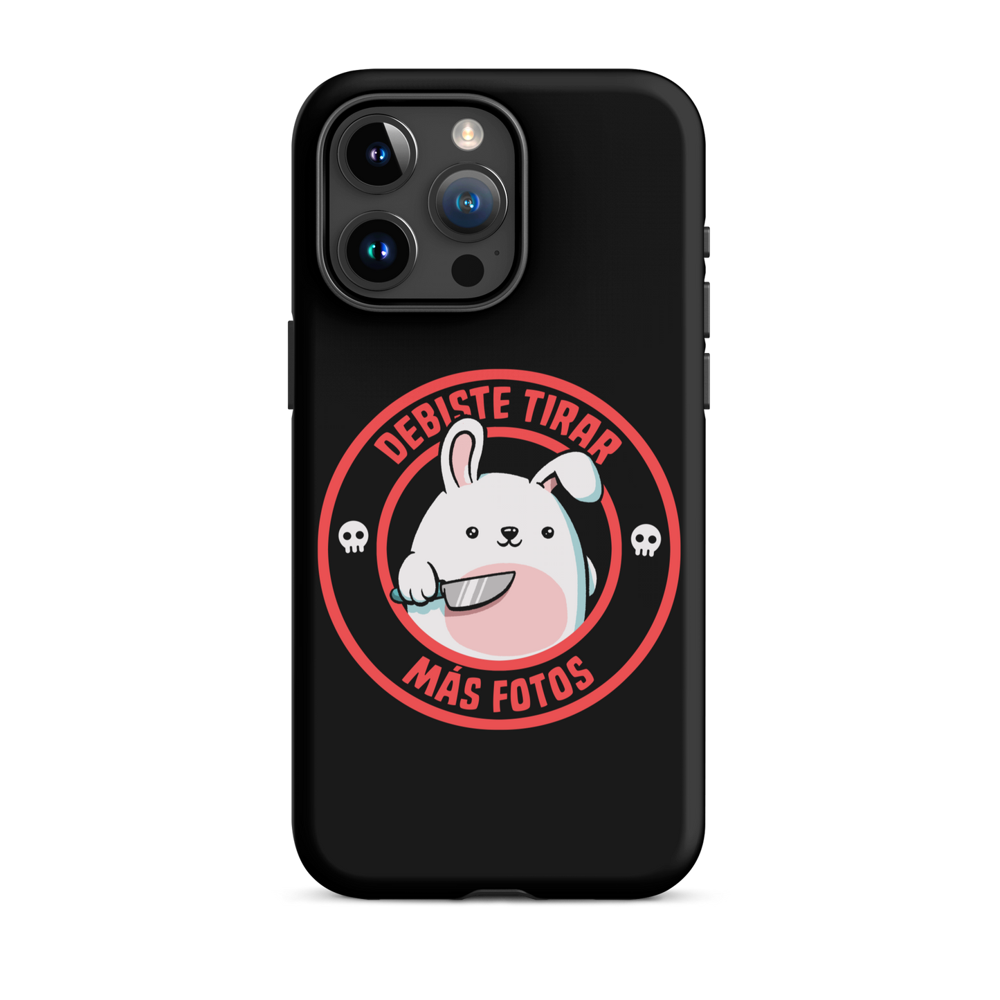 A cute white cartoon bunny with a pink belly stands holding a large kitchen knife in one paw. Surrounding the bunny is a red circular border with the words 'DEBISTE TIRAR MÁS FOTOS'. Small skull icons are on either side of the circle. The overall tone is a mix of adorable and ironic humor.