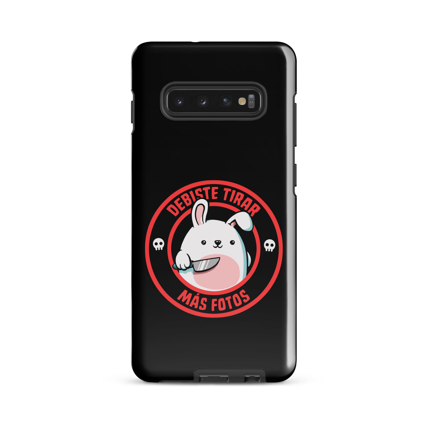 A cute white cartoon bunny with a pink belly stands holding a large kitchen knife in one paw. Surrounding the bunny is a red circular border with the words 'DEBISTE TIRAR MÁS FOTOS'. Small skull icons are on either side of the circle. The overall tone is a mix of adorable and ironic humor.