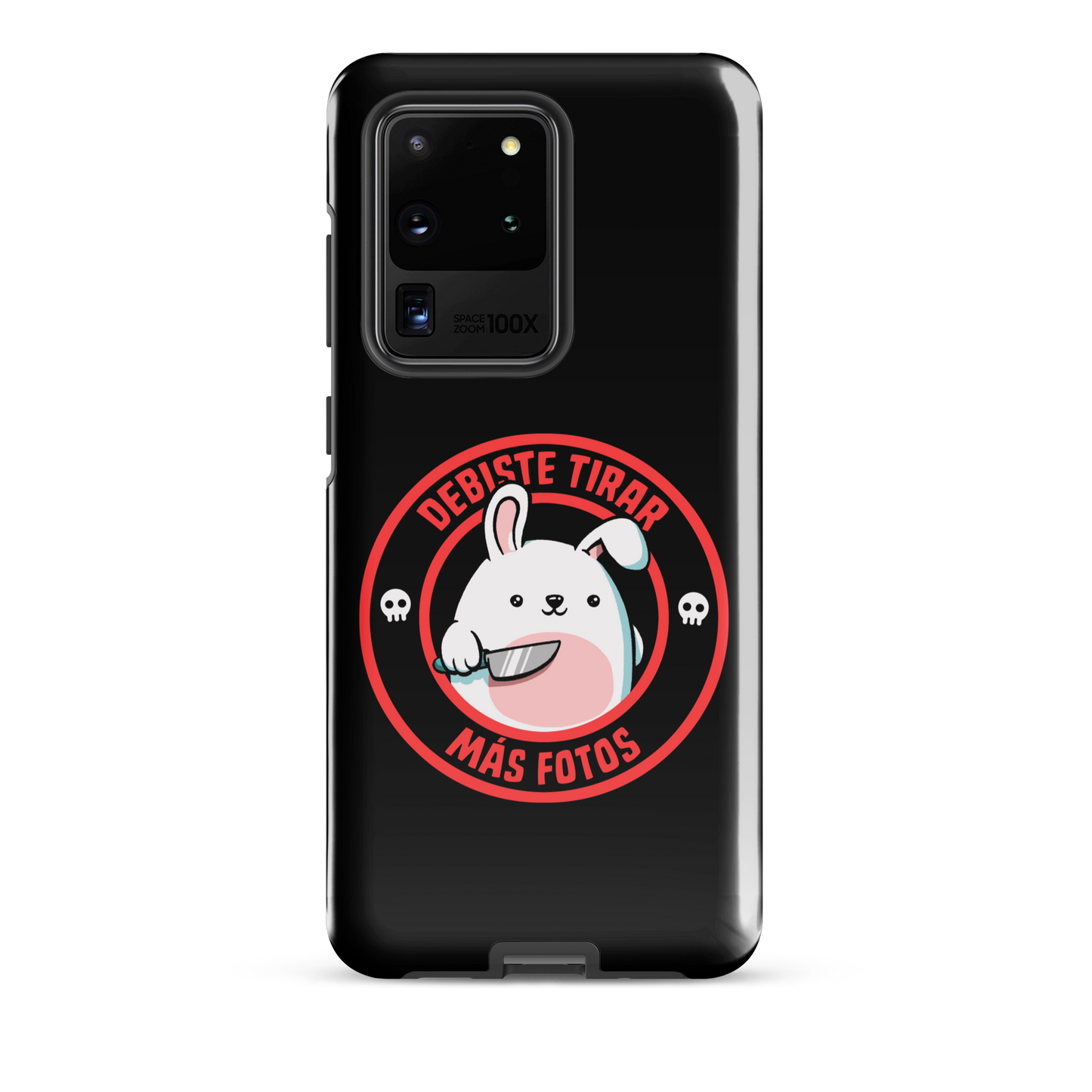 A cute white cartoon bunny with a pink belly stands holding a large kitchen knife in one paw. Surrounding the bunny is a red circular border with the words 'DEBISTE TIRAR MÁS FOTOS'. Small skull icons are on either side of the circle. The overall tone is a mix of adorable and ironic humor.
