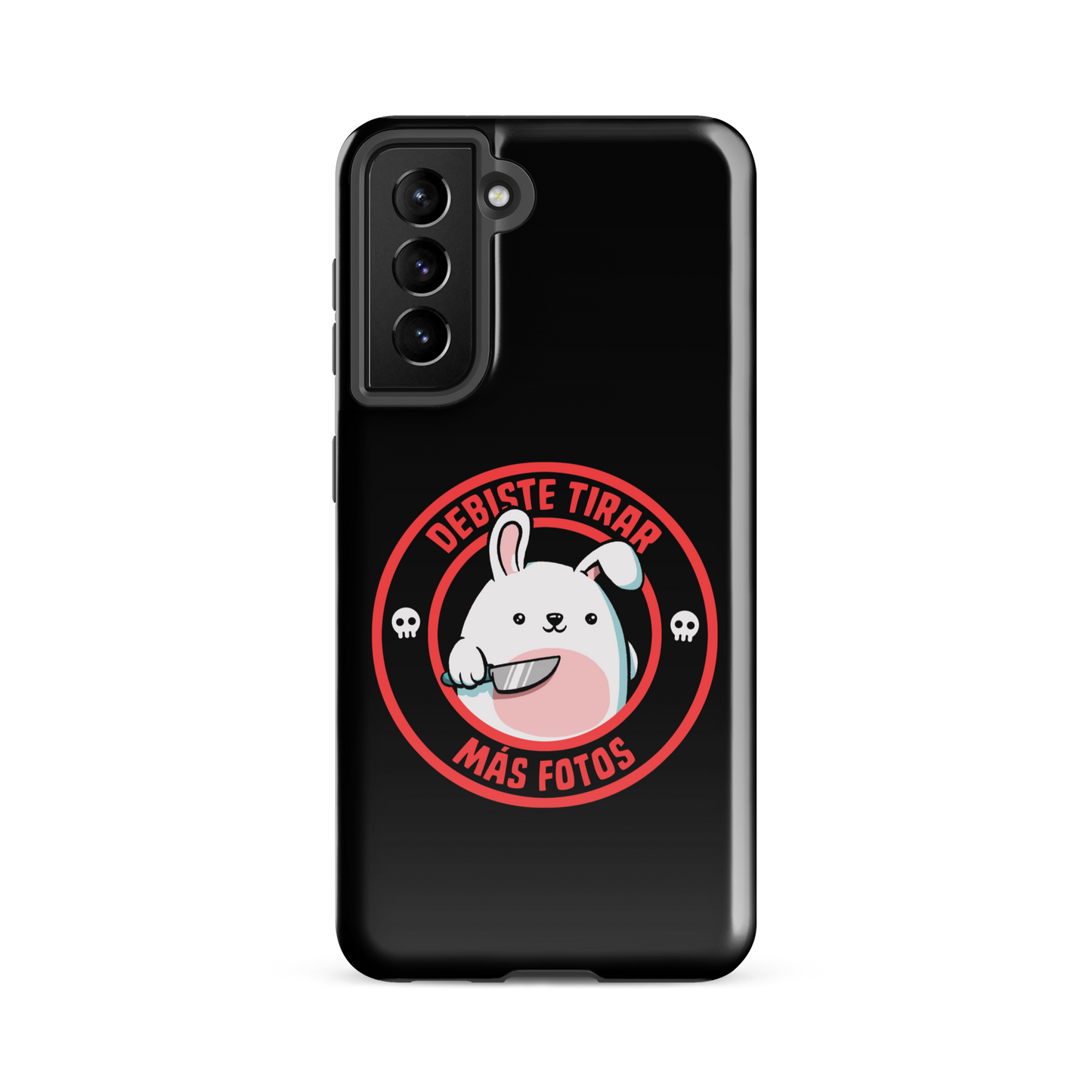 A cute white cartoon bunny with a pink belly stands holding a large kitchen knife in one paw. Surrounding the bunny is a red circular border with the words 'DEBISTE TIRAR MÁS FOTOS'. Small skull icons are on either side of the circle. The overall tone is a mix of adorable and ironic humor.