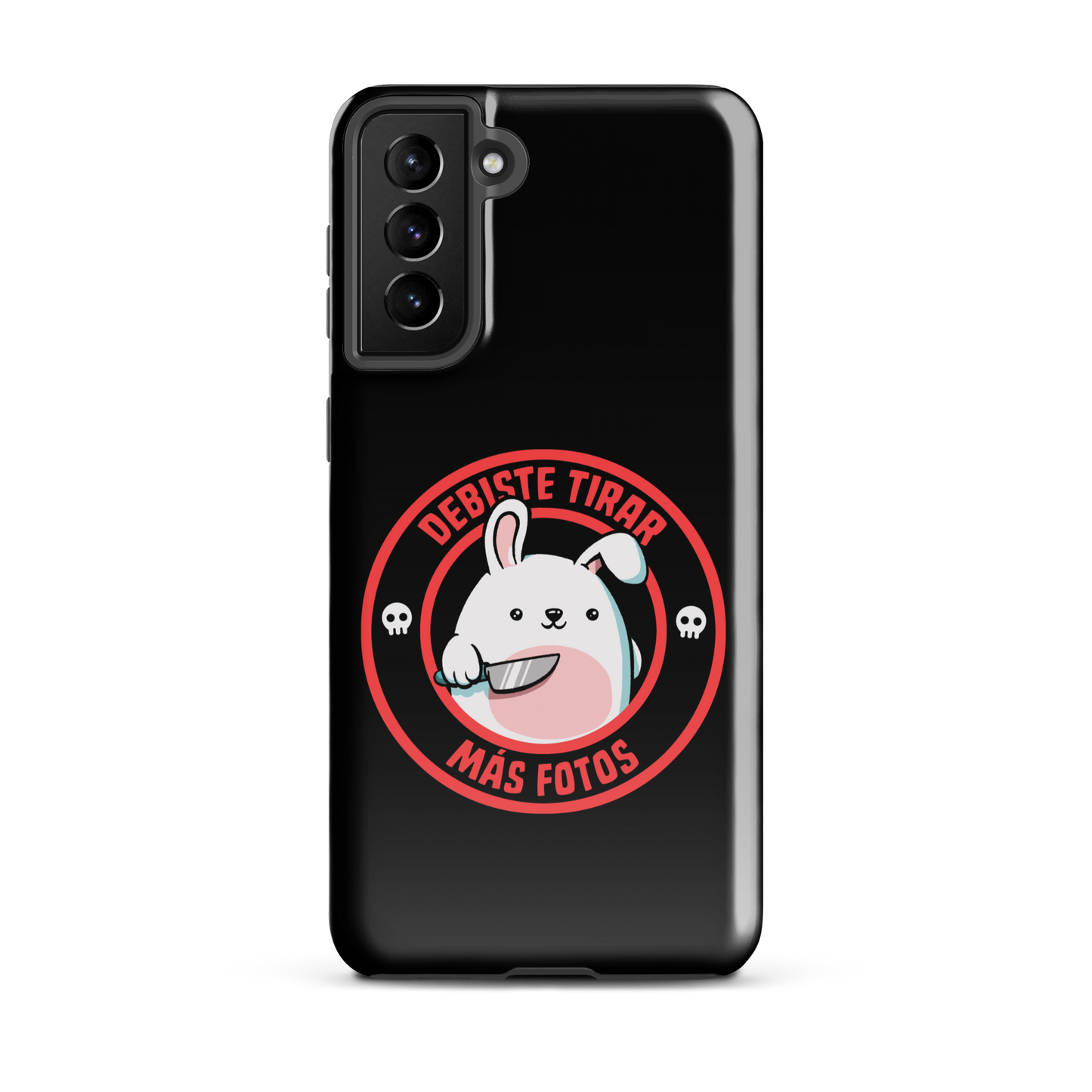 A cute white cartoon bunny with a pink belly stands holding a large kitchen knife in one paw. Surrounding the bunny is a red circular border with the words 'DEBISTE TIRAR MÁS FOTOS'. Small skull icons are on either side of the circle. The overall tone is a mix of adorable and ironic humor.