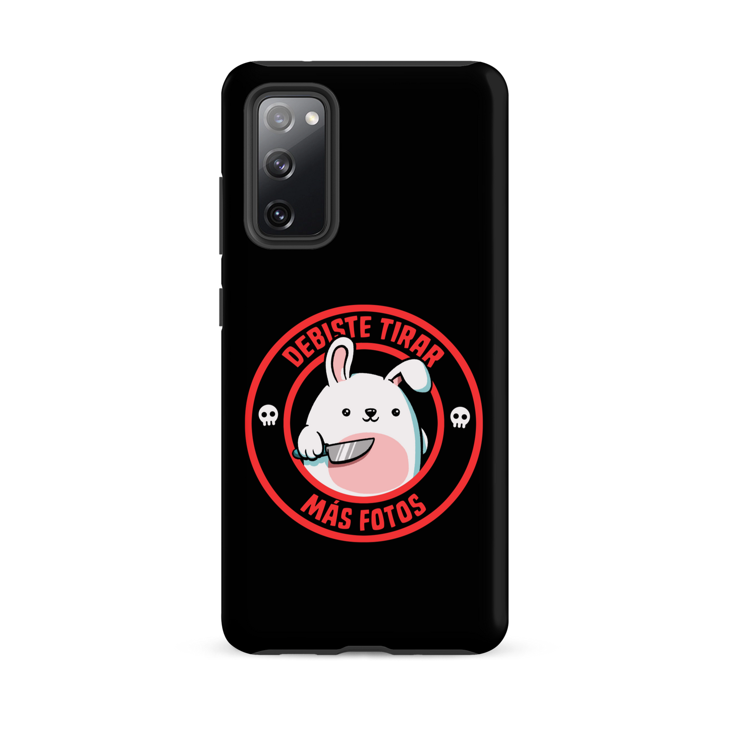 A cute white cartoon bunny with a pink belly stands holding a large kitchen knife in one paw. Surrounding the bunny is a red circular border with the words 'DEBISTE TIRAR MÁS FOTOS'. Small skull icons are on either side of the circle. The overall tone is a mix of adorable and ironic humor.