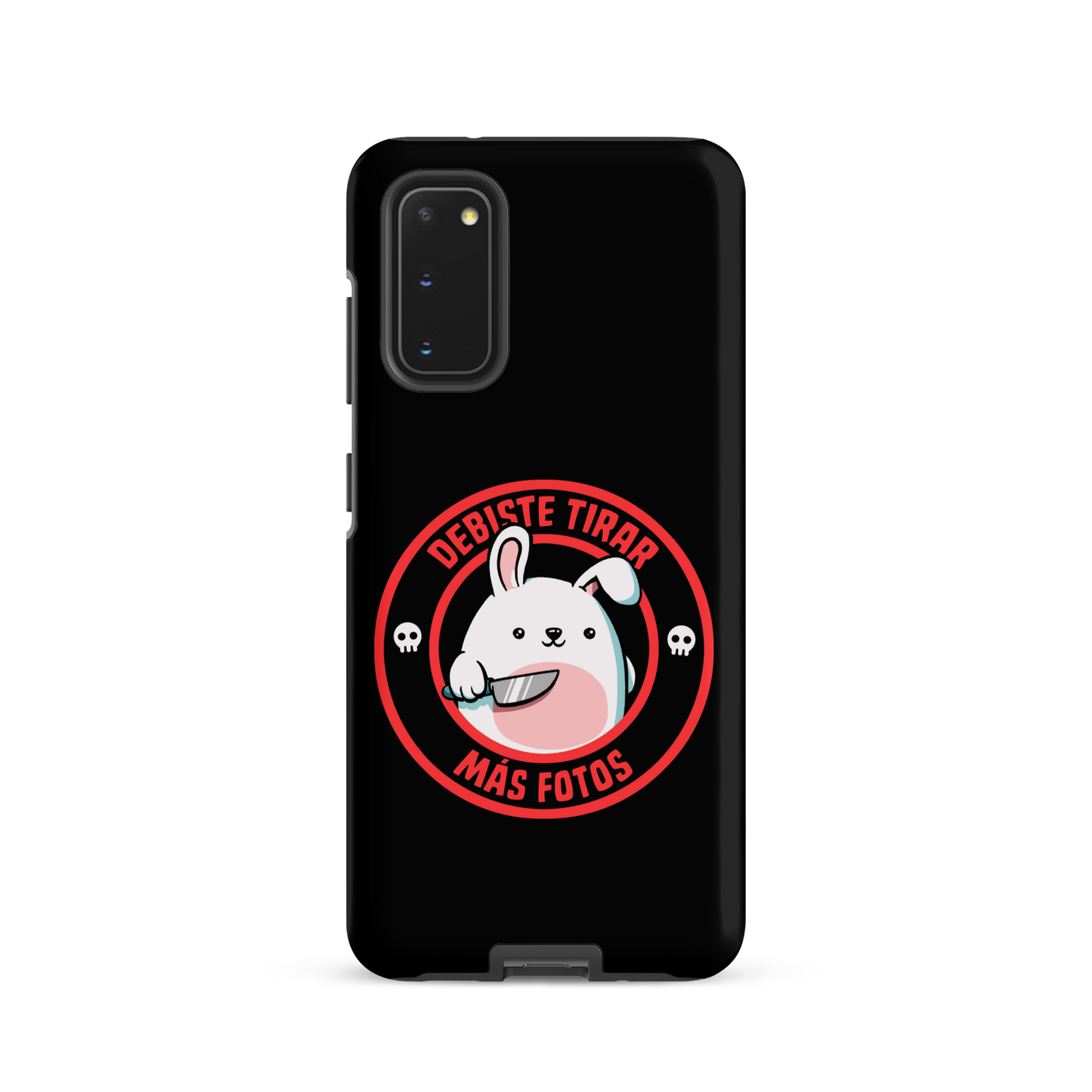 A cute white cartoon bunny with a pink belly stands holding a large kitchen knife in one paw. Surrounding the bunny is a red circular border with the words 'DEBISTE TIRAR MÁS FOTOS'. Small skull icons are on either side of the circle. The overall tone is a mix of adorable and ironic humor.