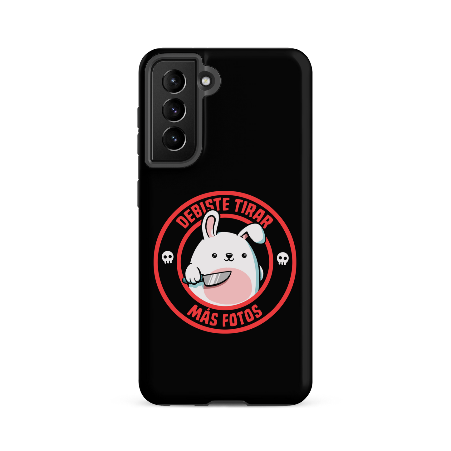 A cute white cartoon bunny with a pink belly stands holding a large kitchen knife in one paw. Surrounding the bunny is a red circular border with the words 'DEBISTE TIRAR MÁS FOTOS'. Small skull icons are on either side of the circle. The overall tone is a mix of adorable and ironic humor.