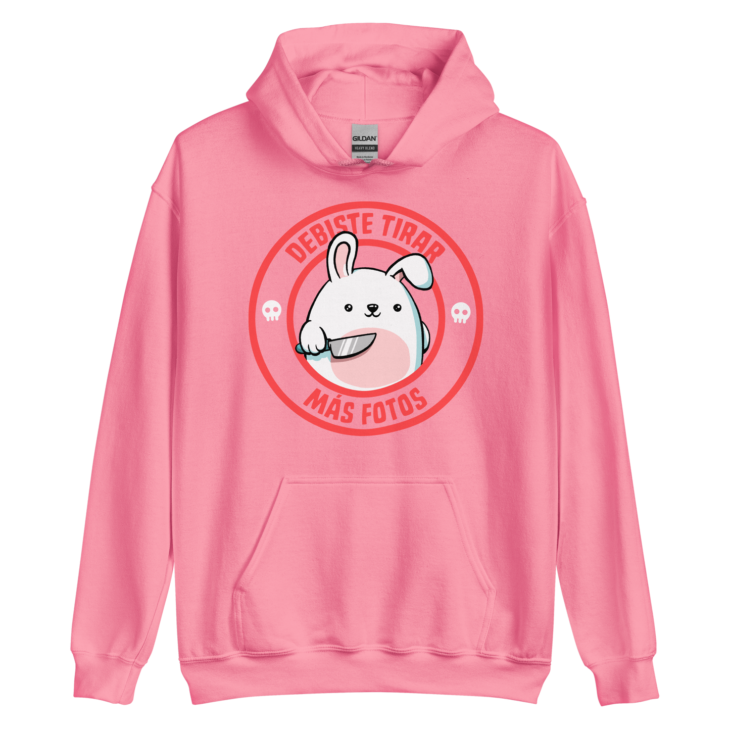 A cute white cartoon bunny with a pink belly stands holding a large kitchen knife in one paw. Surrounding the bunny is a red circular border with the words 'DEBISTE TIRAR MÁS FOTOS'. Small skull icons are on either side of the circle. The overall tone is a mix of adorable and ironic humor.