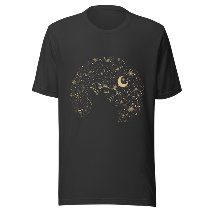 A minimalist artwork featuring a kitten in profile, gazing at the crescent moon on a quiet, moonlit night. A poetic piece, perfect for those who love cats and a slightly melancholic winter atmosphere.