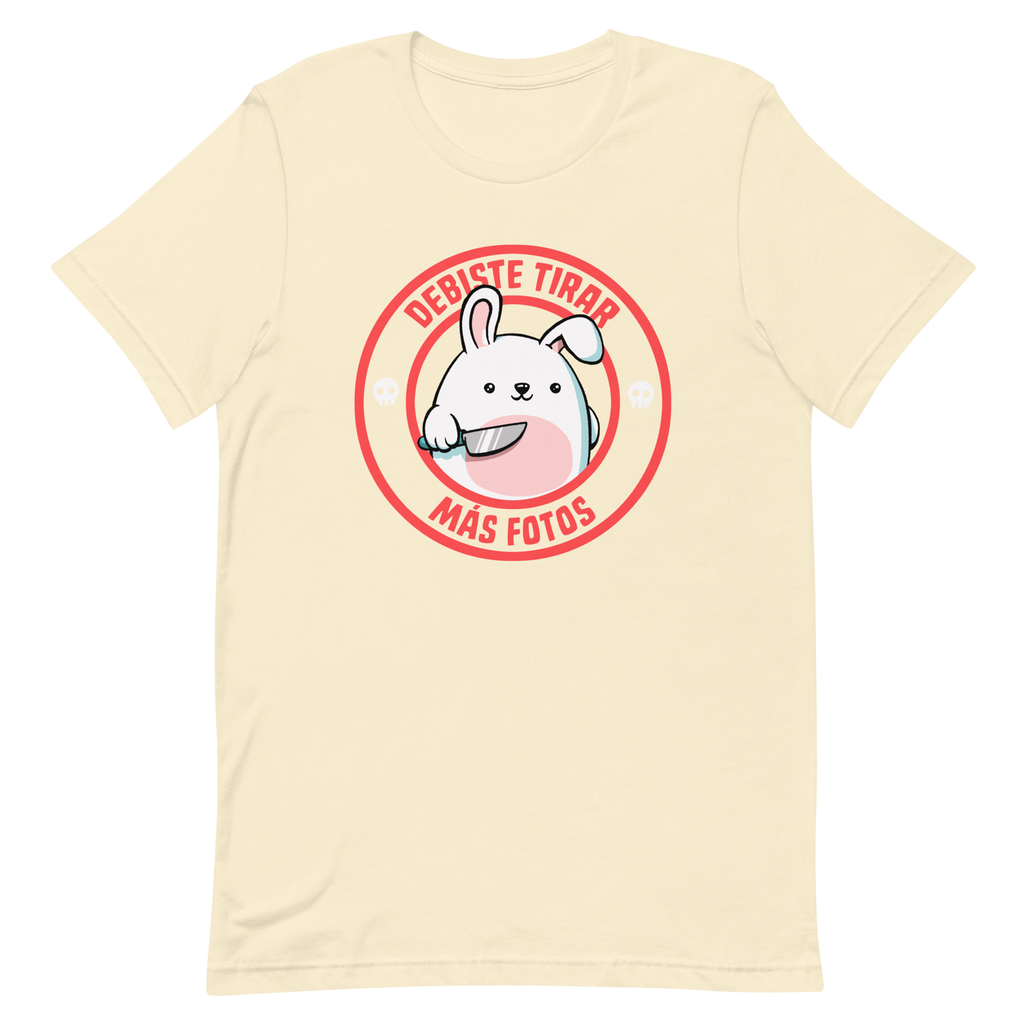 A cute white cartoon bunny with a pink belly stands holding a large kitchen knife in one paw. Surrounding the bunny is a red circular border with the words 'DEBISTE TIRAR MÁS FOTOS'. Small skull icons are on either side of the circle. The overall tone is a mix of adorable and ironic humor.