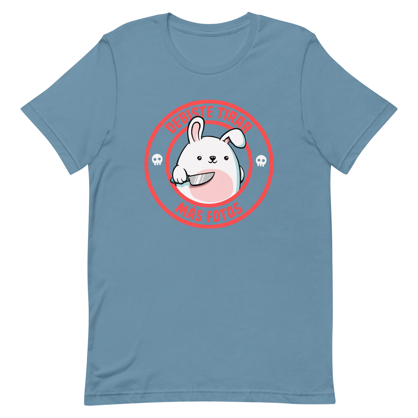 A cute white cartoon bunny with a pink belly stands holding a large kitchen knife in one paw. Surrounding the bunny is a red circular border with the words 'DEBISTE TIRAR MÁS FOTOS'. Small skull icons are on either side of the circle. The overall tone is a mix of adorable and ironic humor.